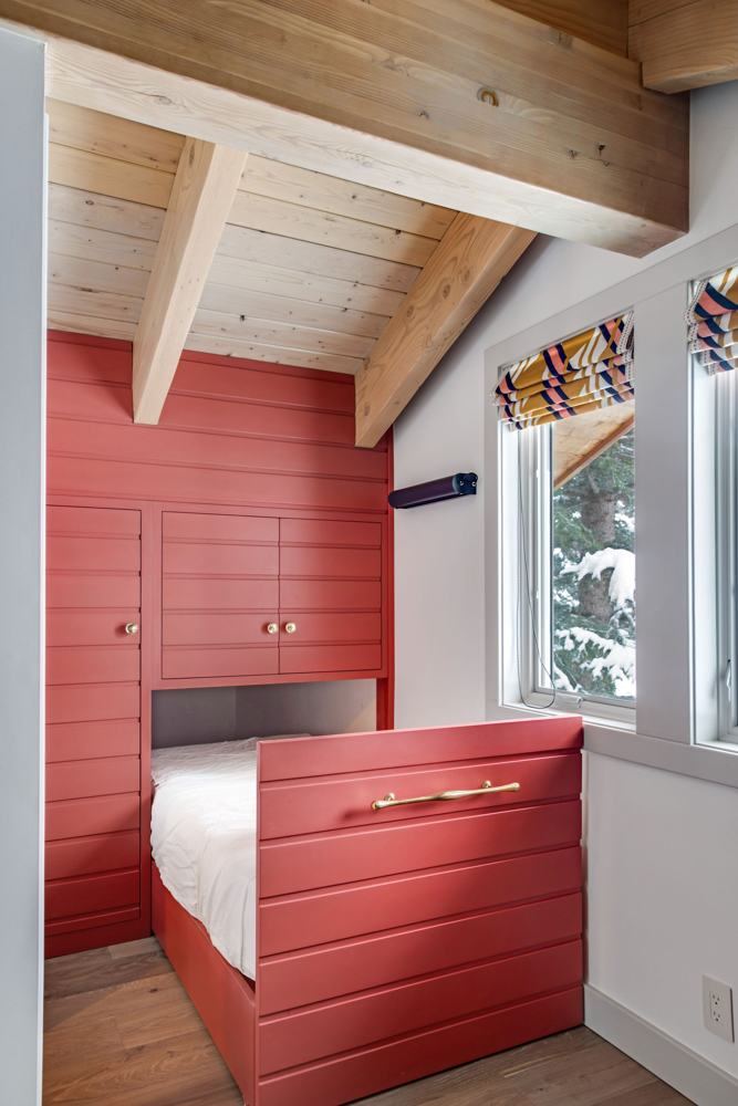 Bunk room, built-in bed and drawers