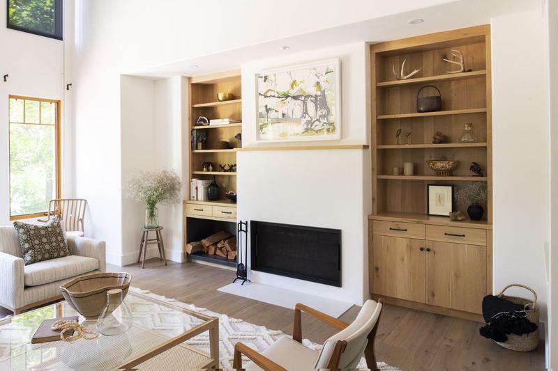 Living room, fireplace and built-ins
